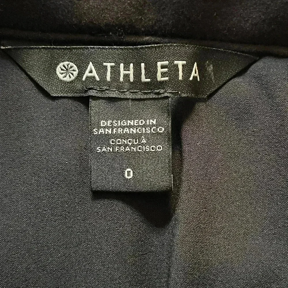 Athleta Apres Ski skirt quilted black zip up